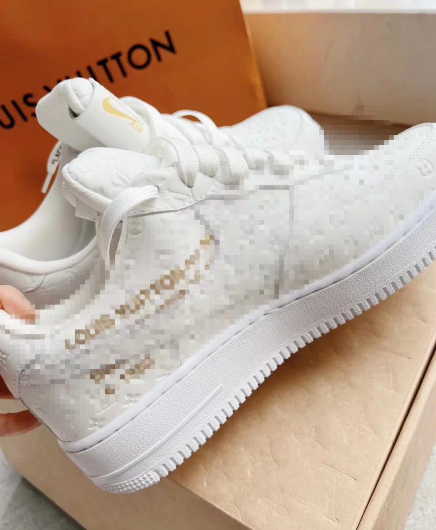 Collab Black or White Force with Louie