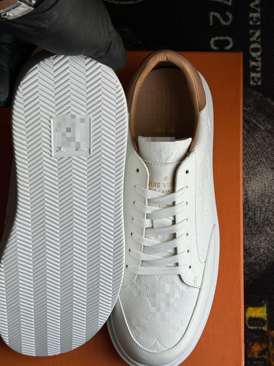 Louie all white tan back